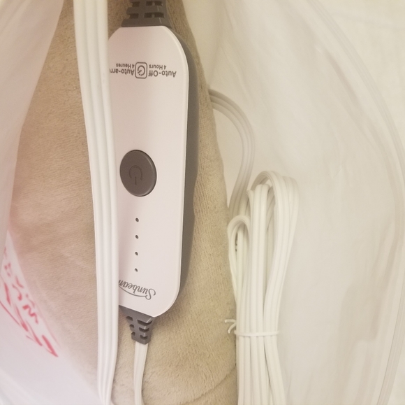 Royal Luxe Microplush Heated Throw - Picture 3 of 3